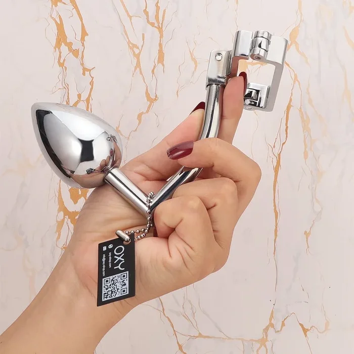 Ball’s trap hook anal plug