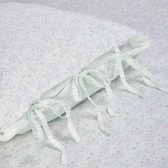 Bloom & Stripe Reversible Pillowcases (2-Pack) – Sage Floral Print