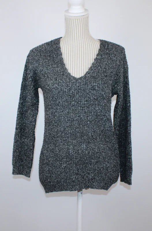 BLUENOTES DARK GREY KNIT SWEATER SMALL PRE-LOVED