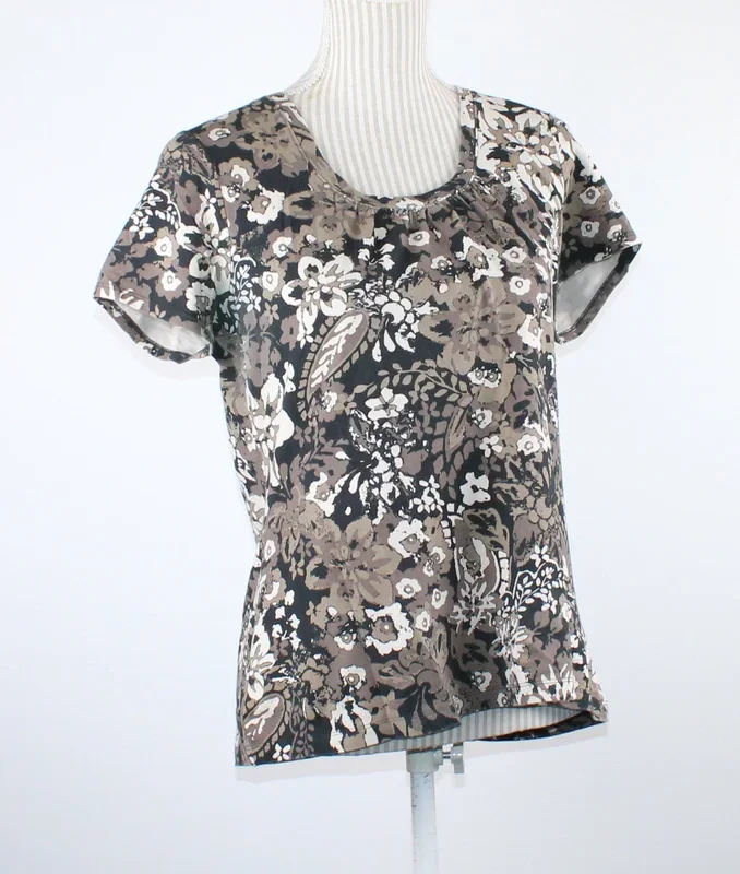 CROFTS & BARROW STRETCH TEE LADIES MEDIUM PRE-LOVED