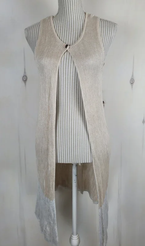 CYRUS TAN SWEATER TOP LADIES LARGE PRE-LOVED