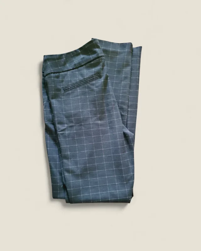 DAHLIA BLACK CHECKERED STRETCH PANT LADIES SIZE 8 PRE-LOVED
