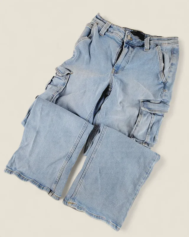 GUESS WIDE LEG CARGO JEANS LADIES 27 PRE-LOVED