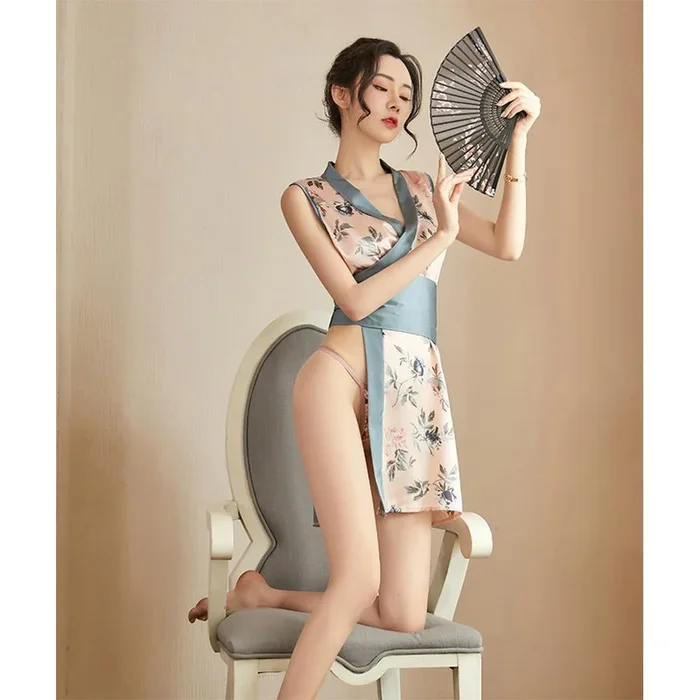 花园–日本和服服装(多色)。