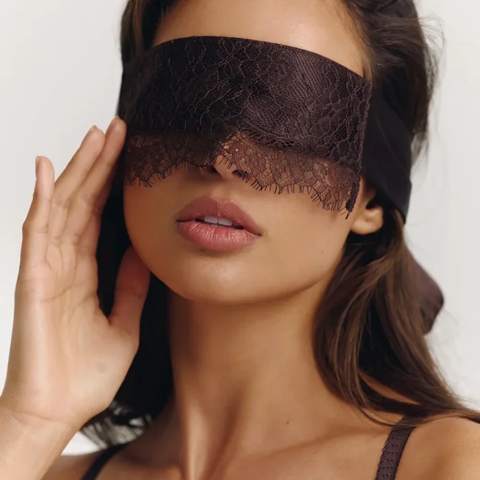 Lace Blindfold – Chocolate