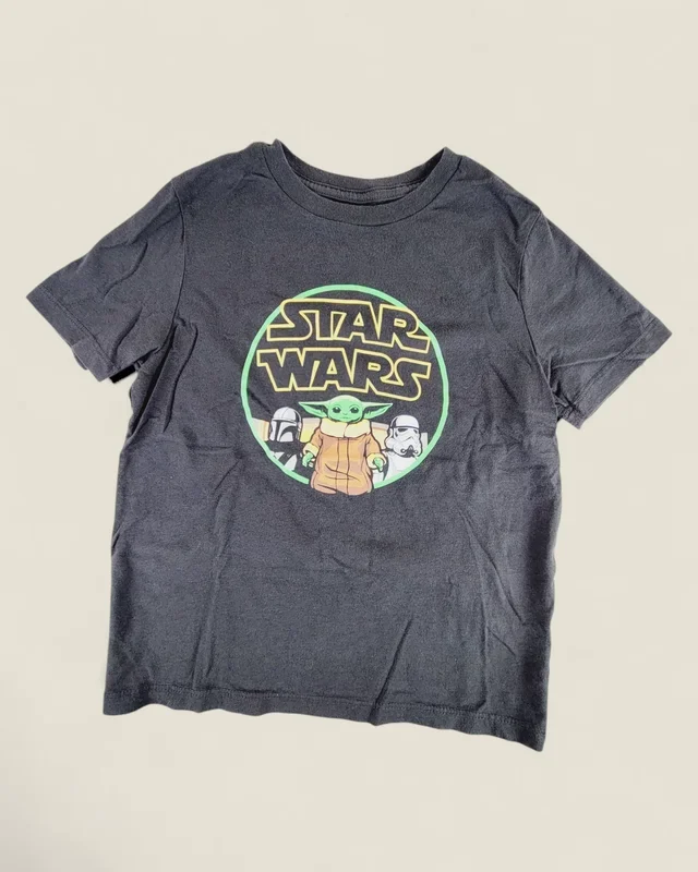 OLD NAVY STAR WARS TEE 6-7Y PRE-LOVED