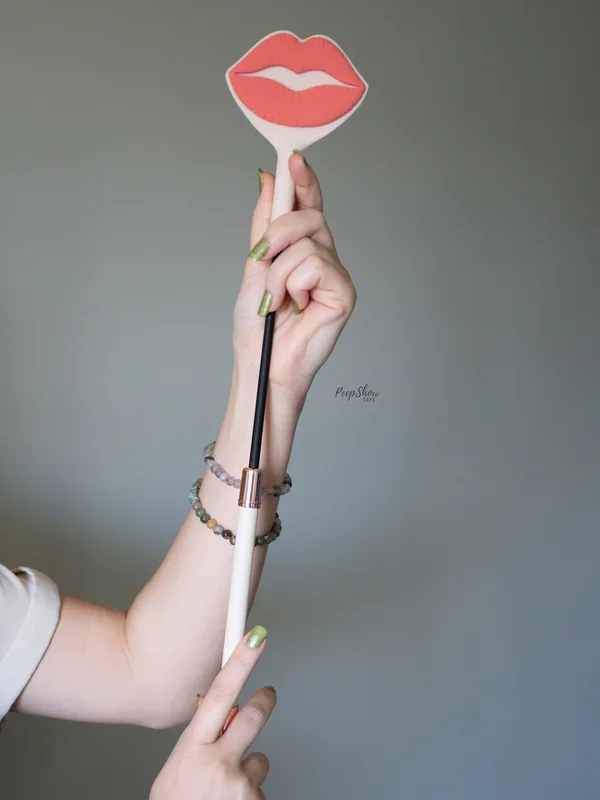 Peaches n’ Creame Kiss Silicone Crop