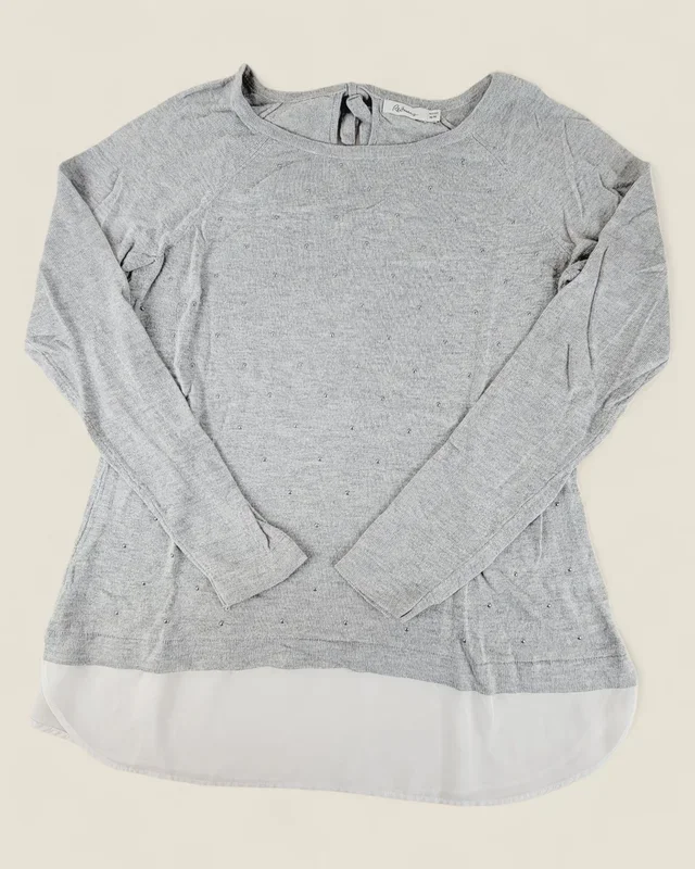 REITMANS PETITES GREY BEADED SWEATER LADIES MEDIUM PRE-LOVED