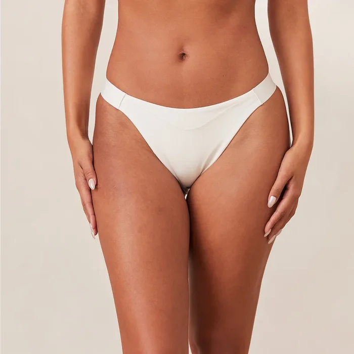 Ribbed Mindful Briefs – White