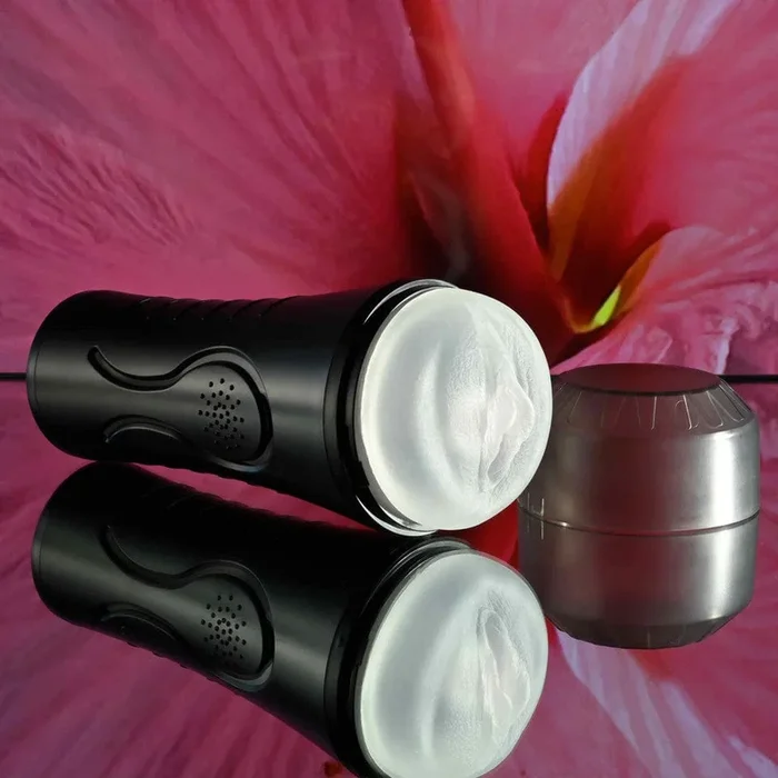 Zero Tolerance – Hold Tight Vibrating Masturbator (Black)